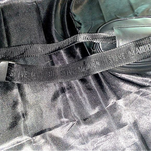 ✨Steve Madden - Women’s Semi-around Beltbag for travel w/ Logo Belt✨ NWT✨ - Picture 15 of 16